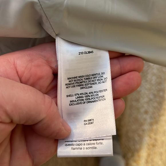 Mountain Harware Packable Puffer Winter Jacket Excellent Condition - Picture 10 of 10